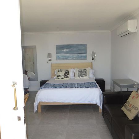 Camps Bay Studio Guesthouse - Studio Кейптаун Стая снимка