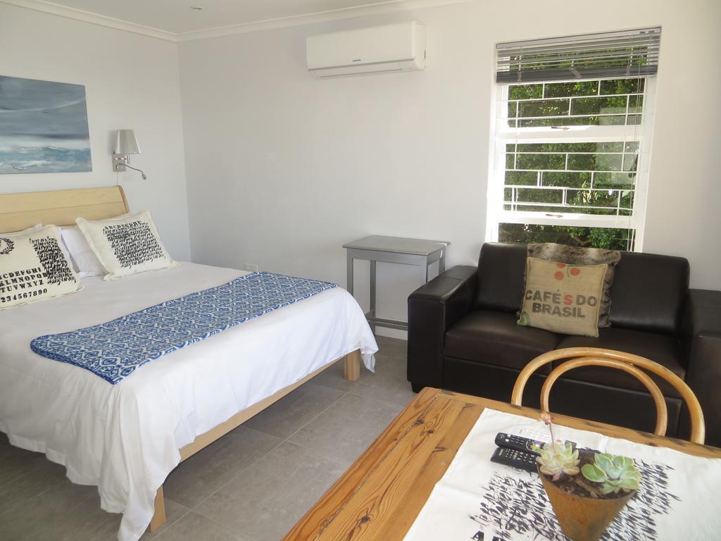Camps Bay Studio Guesthouse - Studio Кейптаун Екстериор снимка