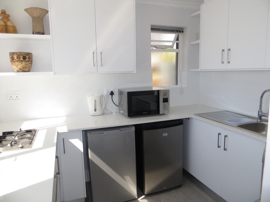 Camps Bay Studio Guesthouse - Studio Кейптаун Екстериор снимка