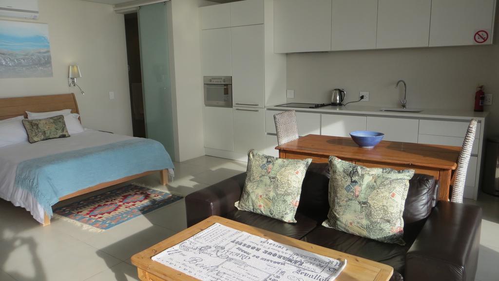 Camps Bay Studio Guesthouse - Studio Кейптаун Екстериор снимка