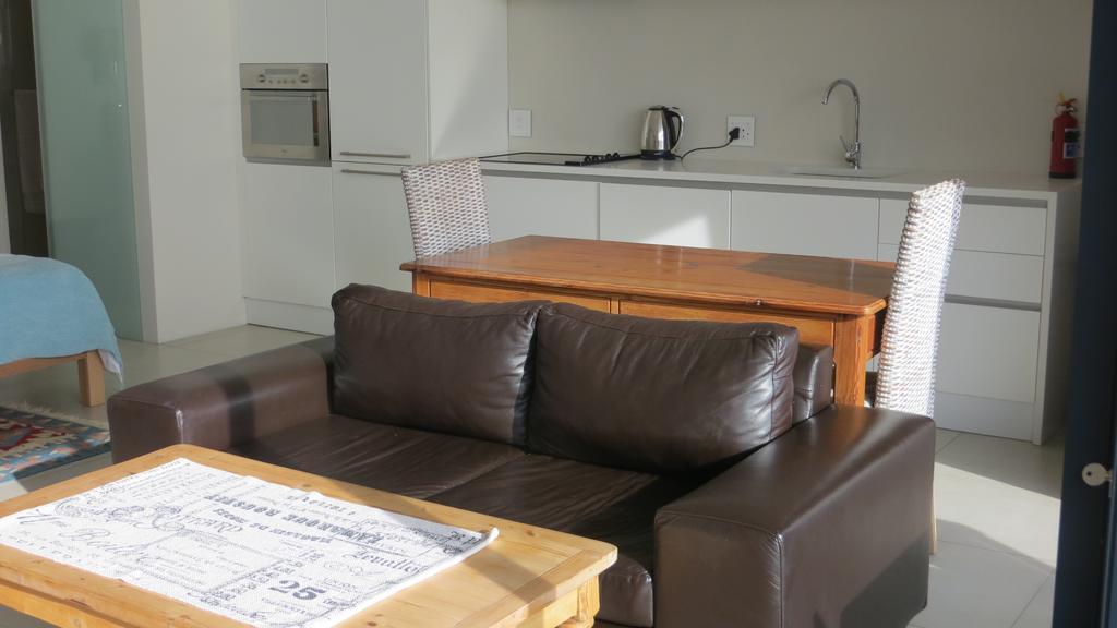 Camps Bay Studio Guesthouse - Studio Кейптаун Екстериор снимка