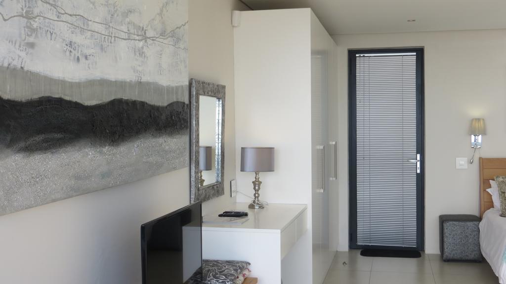Camps Bay Studio Guesthouse - Studio Кейптаун Екстериор снимка