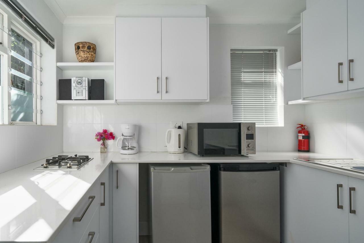 Camps Bay Studio Guesthouse - Studio Кейптаун Екстериор снимка